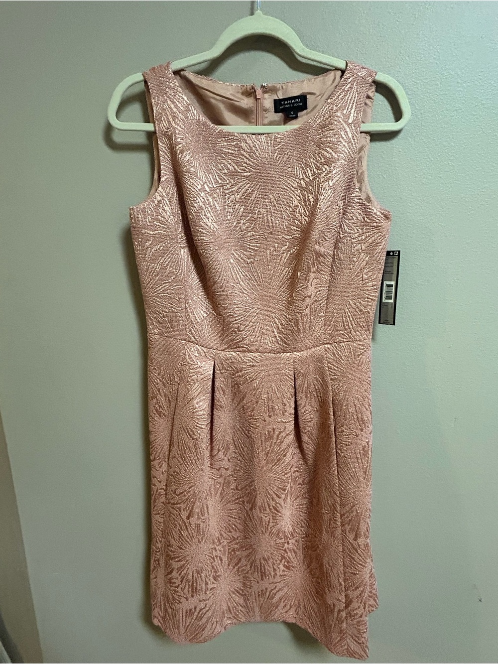 Tahari Pink Metallic Brocade Cocktail Dress Womens 6 Sheath NWT